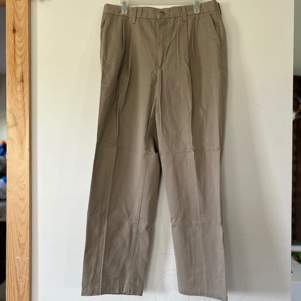 🦋Pleated Front Wrangler Premium Khakis 36x30